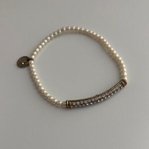 Elegant Pearl and Gold Bracelet